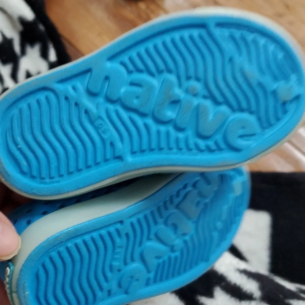 Native Jefferson Glow shoes